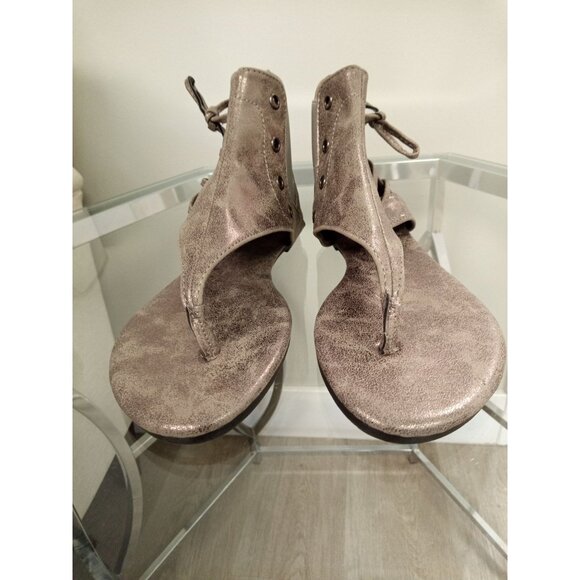 NWOT Women's Pierre Dumas Adele Gladiator Sandals Metallic Pewter Size 7 - Picture 3 of 10